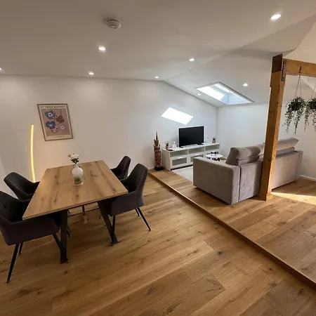 Avinora Moderne Mit Balkon Zwischen Chiemsee & Kampenwand Bernau am Chiemsee