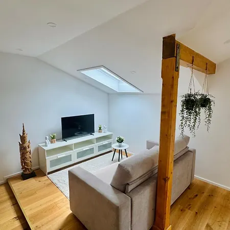 In Mit Balkon Apartment *