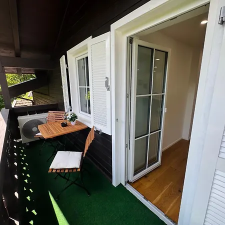 Apartment Avinora Moderne Mit Balkon Zwischen Chiemsee & Kampenwand