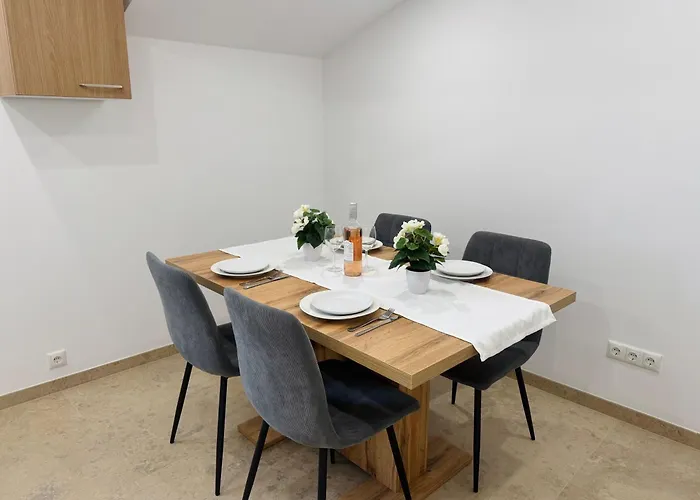 Modernes Mit Balkon Zwischen Chiemsee Und Kampenwand 아파트 *